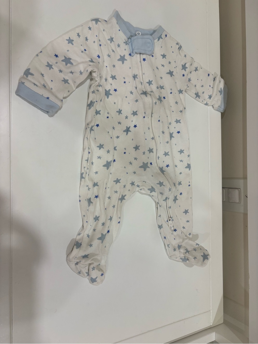Baby Star Print One-Piece Footed Romper in Light Blue
